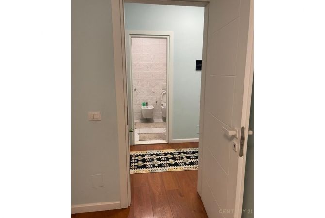 Shtepi ne shitje Apartament ne Tirane, 2+1, Mobilimi E mobiluar, Pagesa 158,400  Euro.