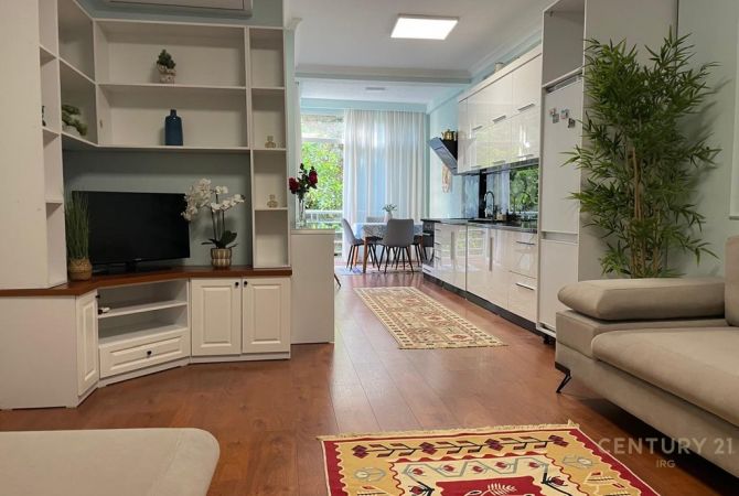 Shtepi ne shitje Apartament ne Tirane, 2+1, Mobilimi E mobiluar, Pagesa 158,400  Euro.