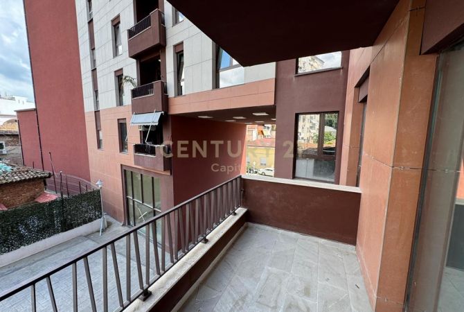 Shtepi ne shitje 2+1 ne Tirane - 225,000 Euro