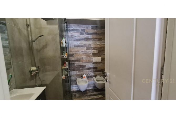 Shtepi ne shitje 3+1 ne Tirane - 370,000 Euro
