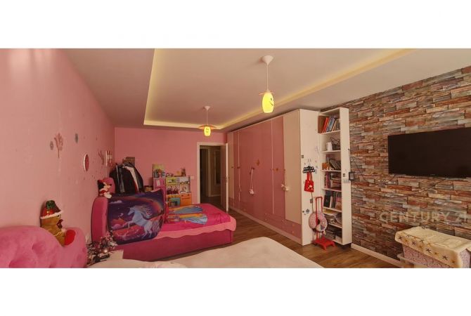 Shtepi ne shitje Apartament ne Tirane, 3+1, Mobilimi E mobiluar, Pagesa 370,000  Euro.