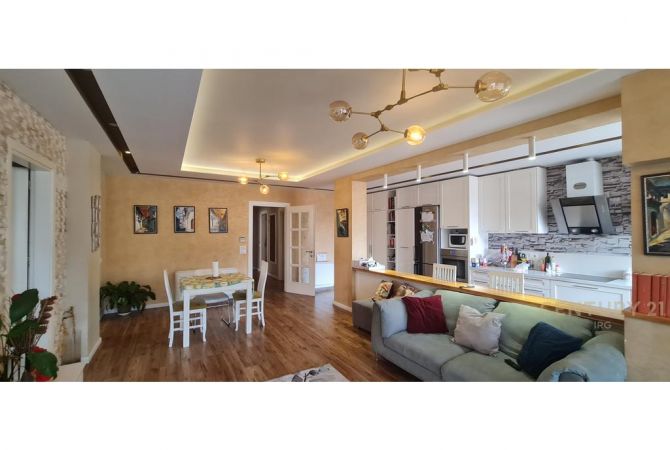 Shtepi ne shitje Apartament ne Tirane, 3+1, Mobilimi E mobiluar, Pagesa 370,000  Euro.