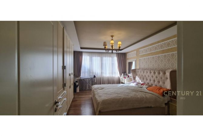 Shtepi ne shitje Apartament ne Tirane, 3+1, Mobilimi E mobiluar, Pagesa 370,000  Euro.