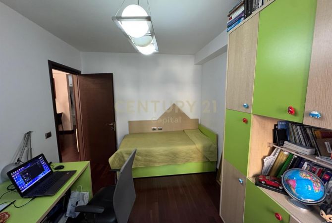 Shtepi ne shitje Apartament ne Tirane, 3+1, Mobilimi E mobiluar, Pagesa 340,000  Euro.