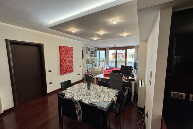 Shtepi ne shitje Apartament ne Tirane, 3+1, Mobilimi E mobiluar, Pagesa 340,000  Euro.