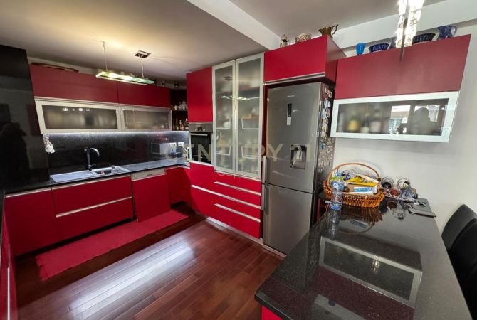 Shtepi ne shitje Apartament ne Tirane, 3+1, Mobilimi E mobiluar, Pagesa 340,000  Euro.