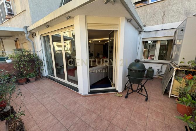 Shtepi ne shitje Apartament ne Tirane, 3+1, Mobilimi E mobiluar, Pagesa 340,000  Euro.