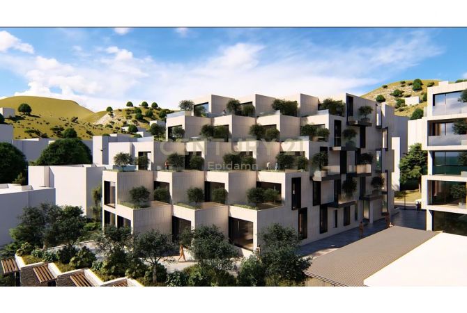 Shtepi ne shitje Penthose(kati i fundit panoramik) ne Sarande, 3+1, Mobilimi Bosh, pa mobiluar, Pagesa 500,000  Euro.