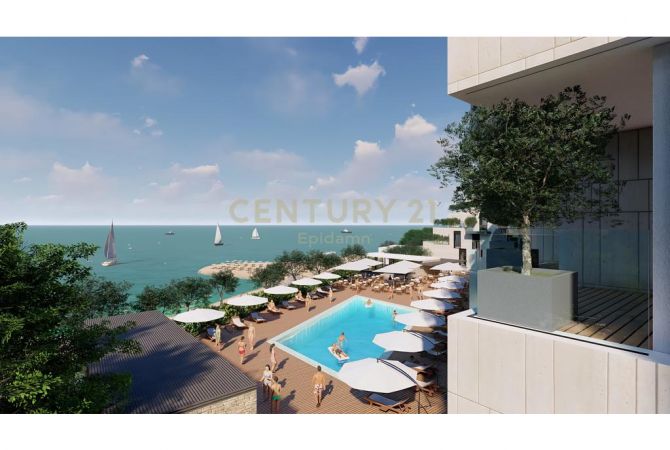 Shtepi ne shitje Penthose(kati i fundit panoramik) ne Sarande, 3+1, Mobilimi Bosh, pa mobiluar, Pagesa 500,000  Euro.