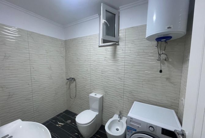 Shtepi ne shitje Apartament ne Tirane, 2+1, Mobilimi E mobiluar, Pagesa 163,000  Euro.