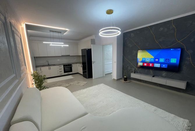 Shtepi ne shitje Apartament ne Tirane, 2+1, Mobilimi E mobiluar, Pagesa 163,000  Euro.
