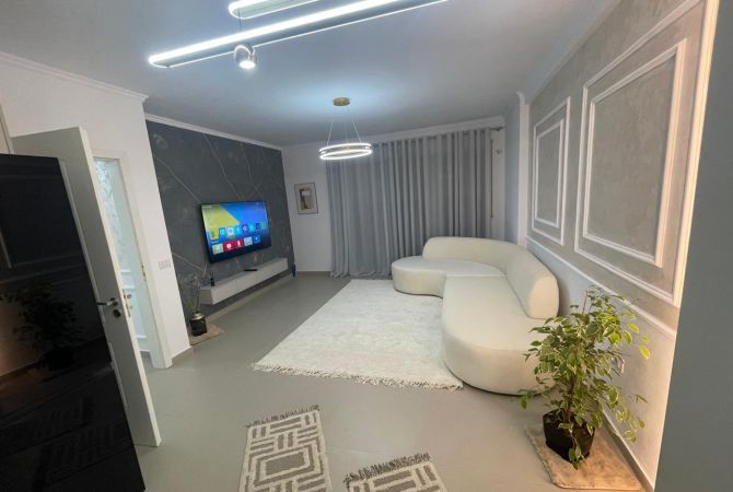 Shtepi ne shitje Apartament ne Tirane, 2+1, Mobilimi E mobiluar, Pagesa 163,000  Euro.