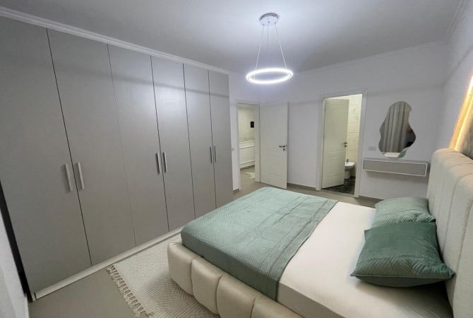 Shtepi ne shitje Apartament ne Tirane, 2+1, Mobilimi E mobiluar, Pagesa 163,000  Euro.