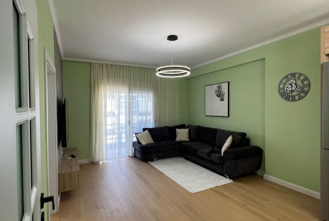Shtepi ne shitje Apartament ne Tirane, 1+1, Mobilimi E mobiluar, Pagesa 107,000  Euro.