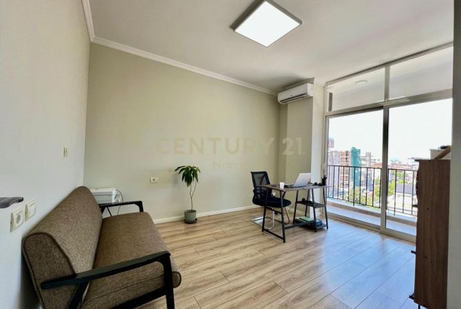 Ambient biznesi me qera 3+1 ne Tirane - 950 Euro