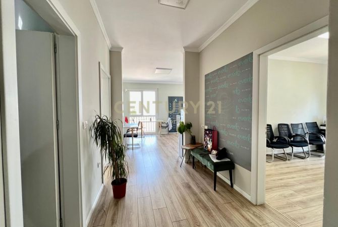 QIRA, ZYRE - 105 m2 me POST PARKIMI te KOMUNA PARISIT‼️