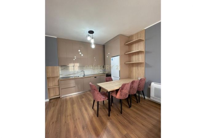 Shtepi me qera 2+1 ne Tirane - 650 Euro