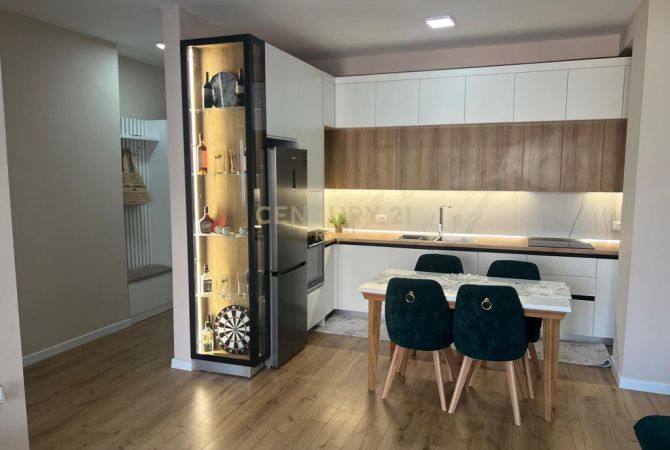 Shtepi ne shitje 2+1 ne Tirane - 290,000 Euro