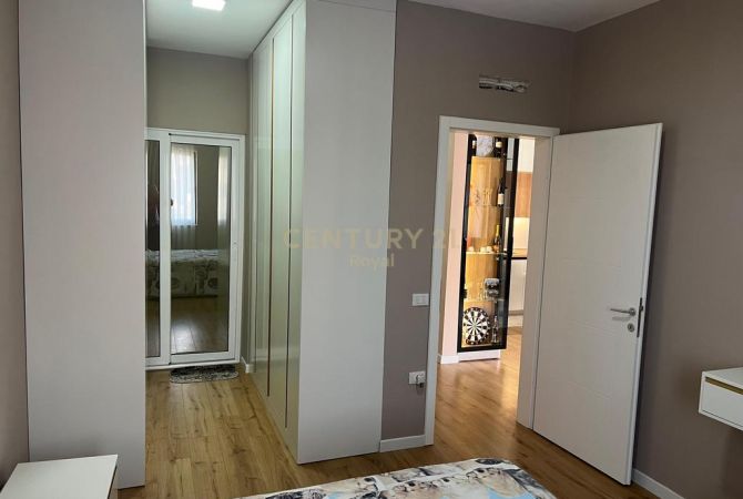 Shtepi ne shitje Apartament ne Tirane, 2+1, Mobilimi E mobiluar, Pagesa 290,000  Euro.