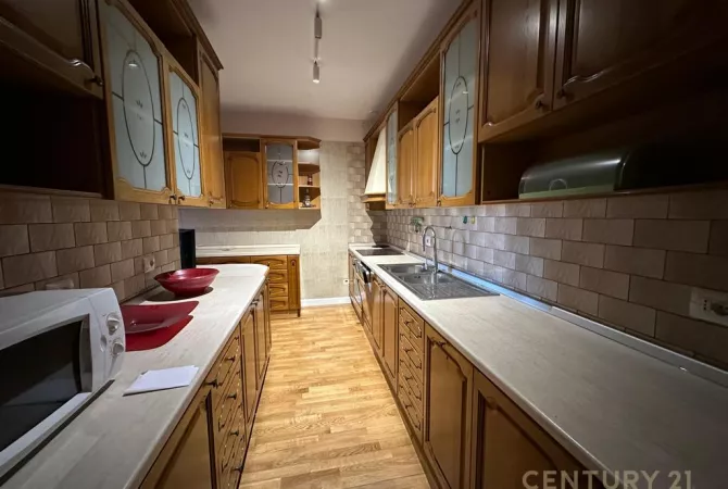 Shtepi ne shitje 3+1 ne Tirane - 415,000 Euro