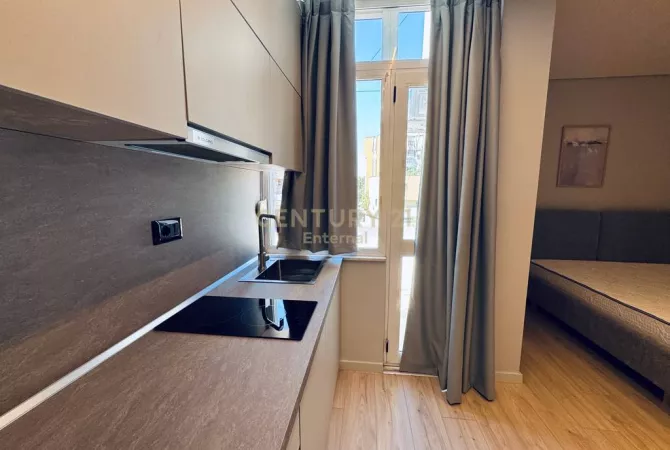 Shtepi ne shitje Apartament ne Tirane, 3+1, Mobilimi E mobiluar, Pagesa 365,000  Euro.