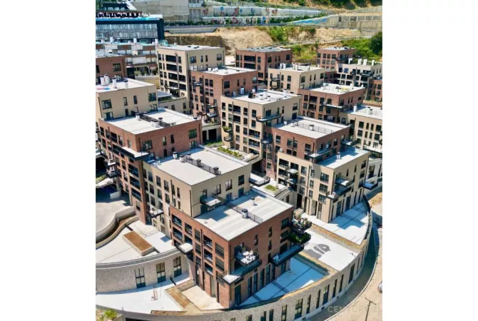 Shtepi ne shitje Apartament ne Tirane, 1+1, Mobilimi Bosh, pa mobiluar, Pagesa 125,000  Euro.