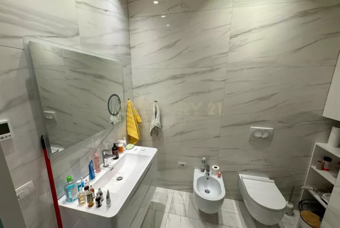 Shtepi me qera 3+1 ne Tirane - 1,500 Euro