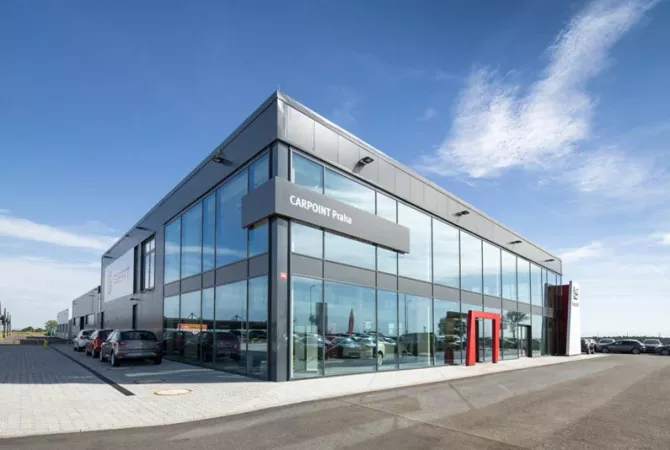 Ambiente Commerciale in Affitto 4+1 a Tirana - 12,000 Euro