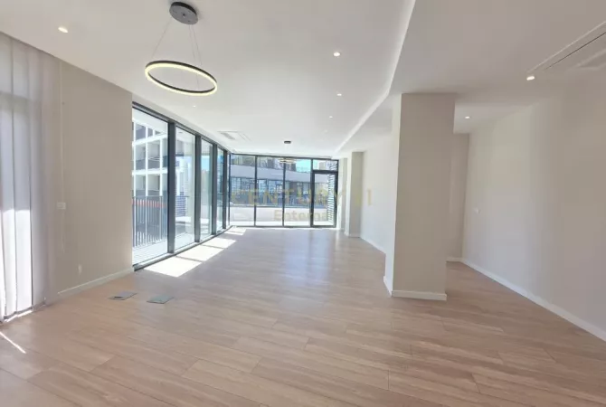 Ambient biznesi me qera 3+1 ne Tirane - 1,500 Euro
