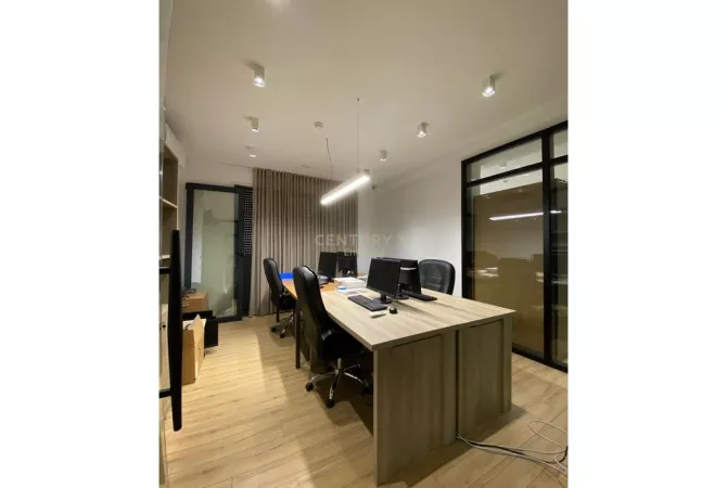 Business Property for Rent 3+1 in Tirana - 4,500 Euro