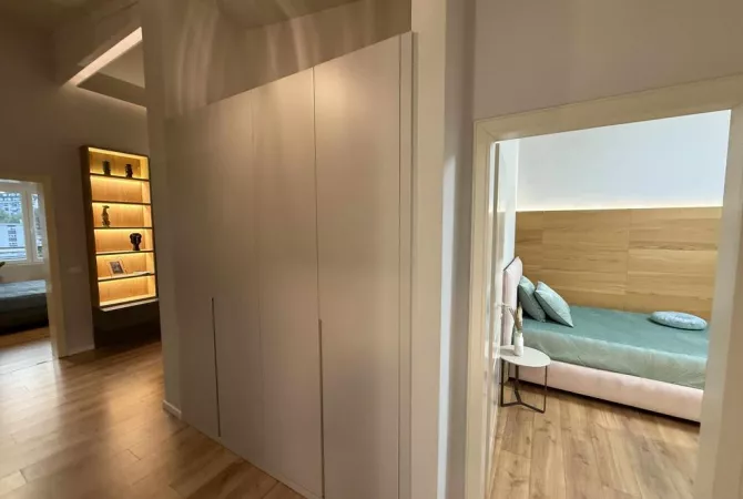 Shtepi ne shitje Papafingo(kati i catise) ne Tirane, 3+1, Mobilimi E mobiluar, Pagesa 440,000  Euro.