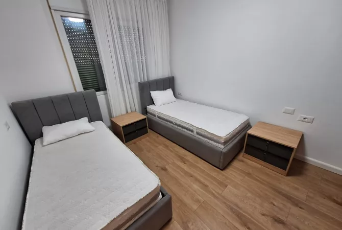 Shtepi me qera Apartament ne Tirane, 3+1, Mobilimi E mobiluar, Pagesa 850  Euro.