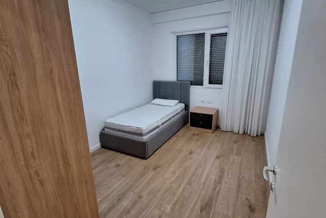 Shtepi me qera Apartament ne Tirane, 3+1, Mobilimi E mobiluar, Pagesa 850  Euro.