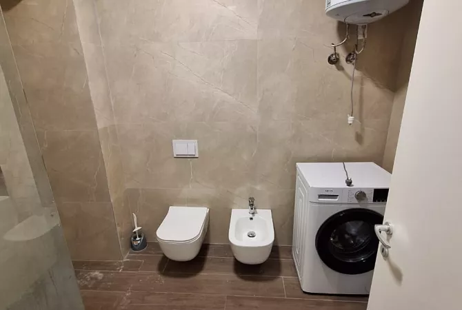 Shtepi me qera Apartament ne Tirane, 3+1, Mobilimi E mobiluar, Pagesa 850  Euro.