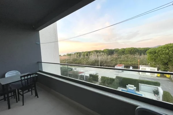 Shtepi ne shitje Apartament ne Durres, 2+1, Mobilimi E mobiluar, Pagesa 214,000  Euro.