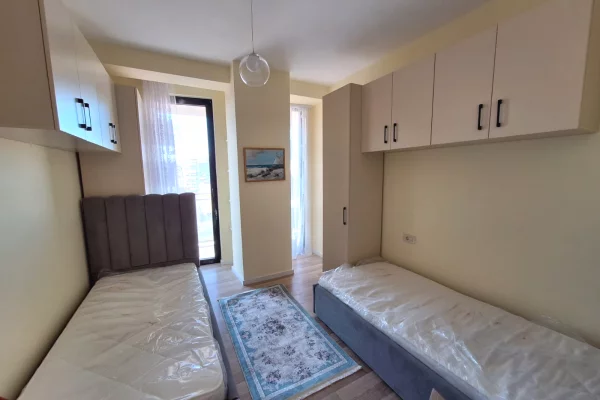 Shtepi me qera Apartament ne Tirane, 2+1, Mobilimi E mobiluar, Pagesa 1,200  Euro.