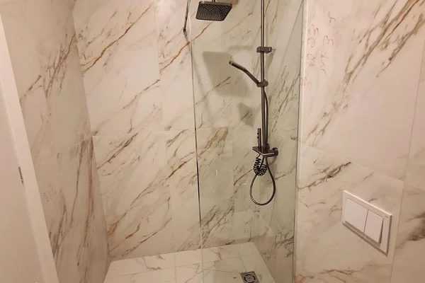 Shtepi me qera Apartament ne Tirane, 2+1, Mobilimi E mobiluar, Pagesa 1,200  Euro.