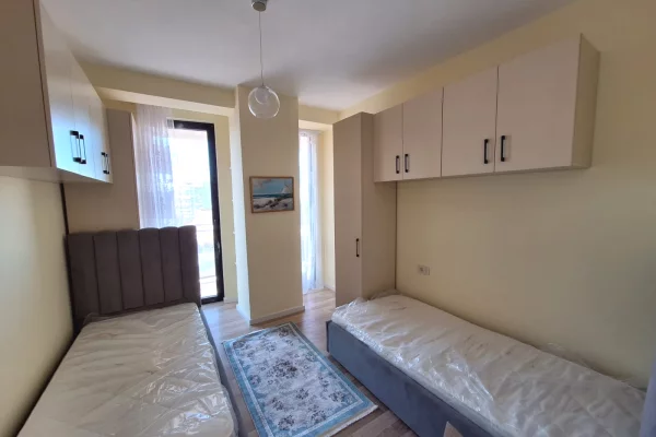 Shtepi me qera Apartament ne Tirane, 2+1, Mobilimi E mobiluar, Pagesa 1,200  Euro.