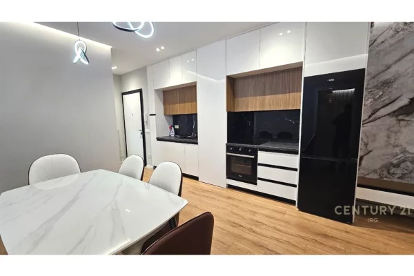 Shtepi me qera 2+1 ne Tirane - 1,300 Euro