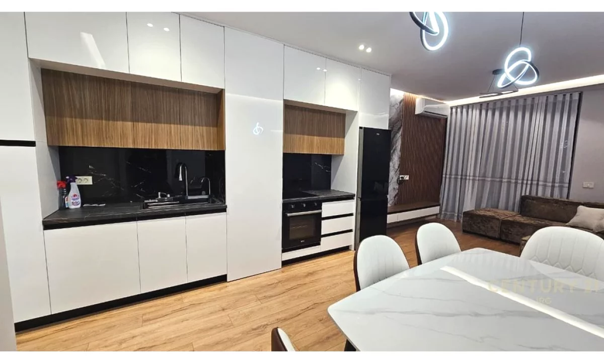 Shtepi me qera Apartament ne Tirane, 2+1, Mobilimi E mobiluar, Pagesa 1,300  Euro.