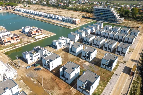 Luxury villas for sale in Durres 2+1, Emty