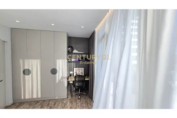 Shtepi ne shitje Apartament ne Tirane, 3+1, Mobilimi E mobiluar, Pagesa 780,000  Euro.