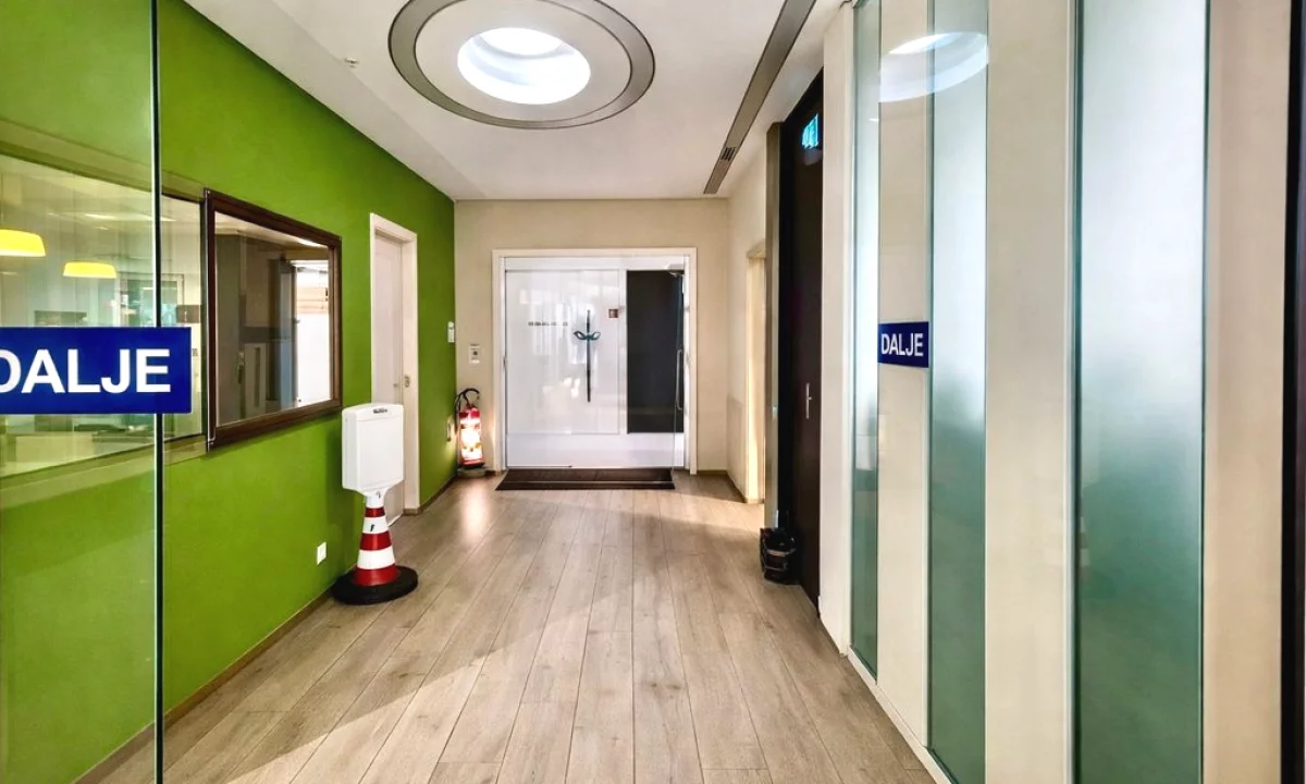 Zyra Premium me qira ne nje nga zonat me prestigjioze te Tiranes!