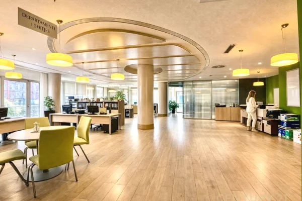 Ambient biznesi me qera 3+1 ne Tirane - 9,000 Euro