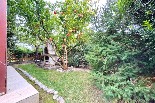 Shtepi me qera Vila Luksoze ne Tirane, 3+1, Mobilimi E mobiluar, Pagesa 2,500  Euro.