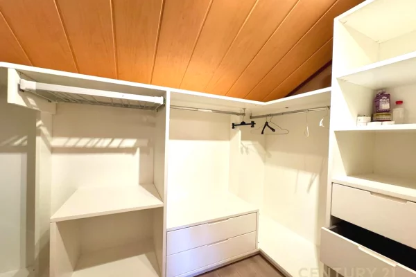 Shtepi me qera Vila Luksoze ne Tirane, 3+1, Mobilimi E mobiluar, Pagesa 2,500  Euro.