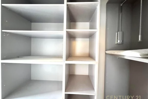 Shtepi me qera Vila Luksoze ne Tirane, 3+1, Mobilimi E mobiluar, Pagesa 2,500  Euro.