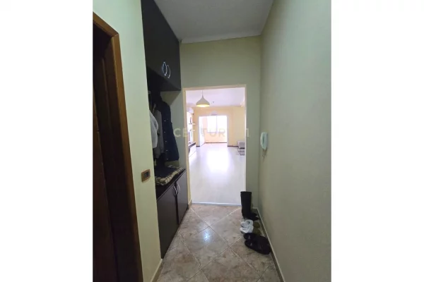 Shtepi ne shitje Apartament ne Tirane, 2+1, Mobilimi E mobiluar, Pagesa 200,000  Euro.