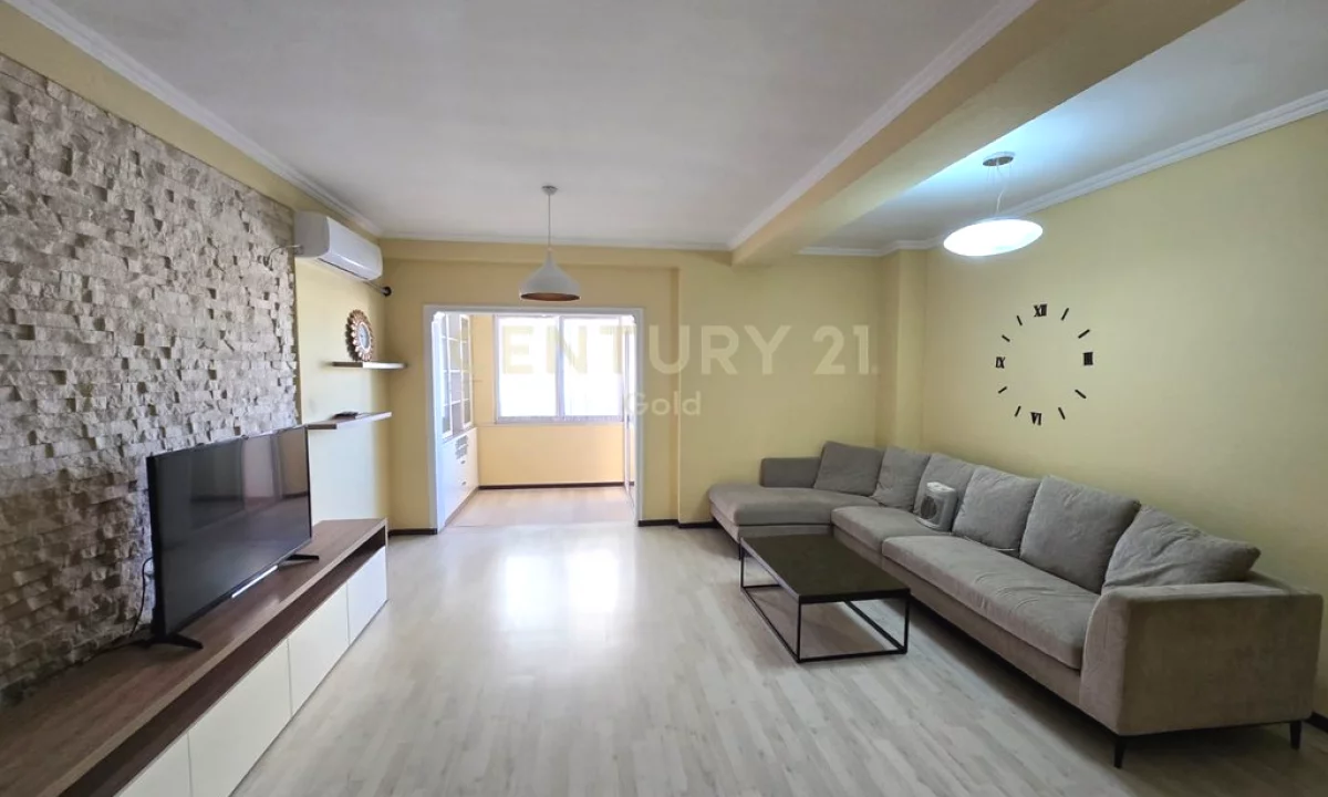 Shtepi ne shitje Apartament ne Tirane, 2+1, Mobilimi E mobiluar, Pagesa 200,000  Euro.