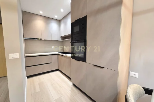 Shtepi ne shitje Apartament ne Tirane, 2+1, Mobilimi E mobiluar, Pagesa 320,000  Euro.